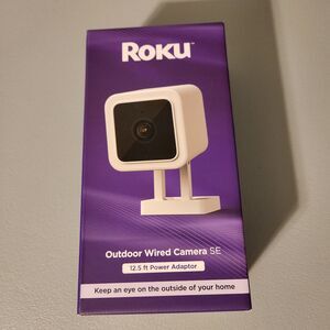 Roku Outdoor Wired Camera SE w/ 12.5FT Power Adapter - Security Camera CW2005